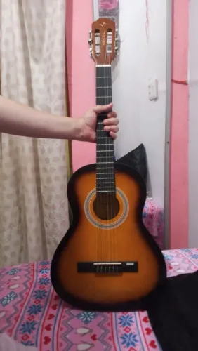 Violão tamanho médio/pequeno