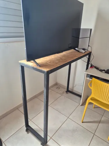 Mesa aparador com rodinhas de silicone 1,20 x40 x 1,06