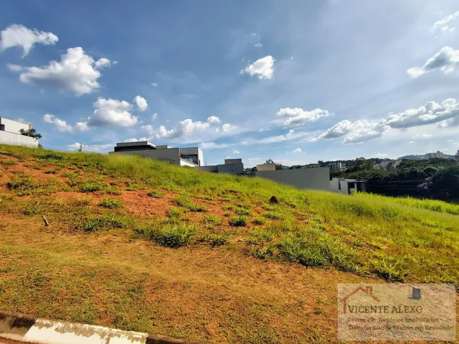 Terreno de 360m² a Venda no Condomínio Residencial Parque do Imperador em Bragança Paulist