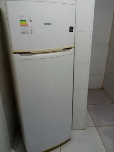 Geladeira semi nova