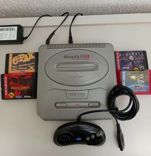MEGA DRIVE 3 COM JOGOS NA MEMÓRIA E ACESSÓRIOS. COMPLETASSO