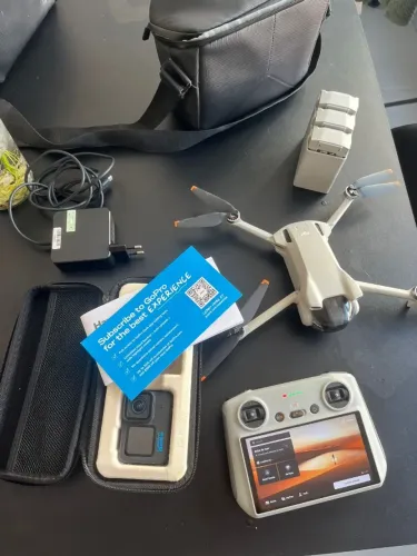 Drone DJI Mini 3 (DJI RC) + Fly More Combo com Tela - Cor Cinza - DJI033