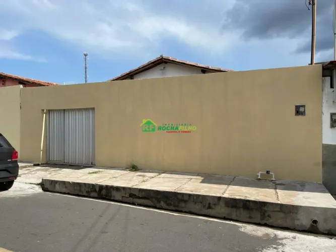 Casa com 3 dormitórios à venda. 160 m² por 300000,00 - Parque Piauí - Teresina/P