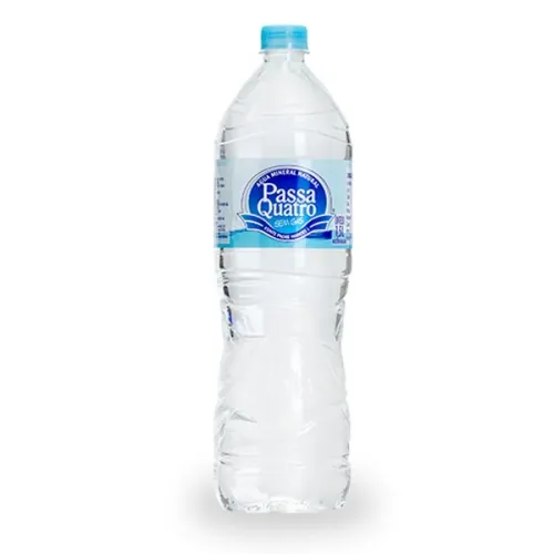 Água mineral passa quatro 1,5l sem gás