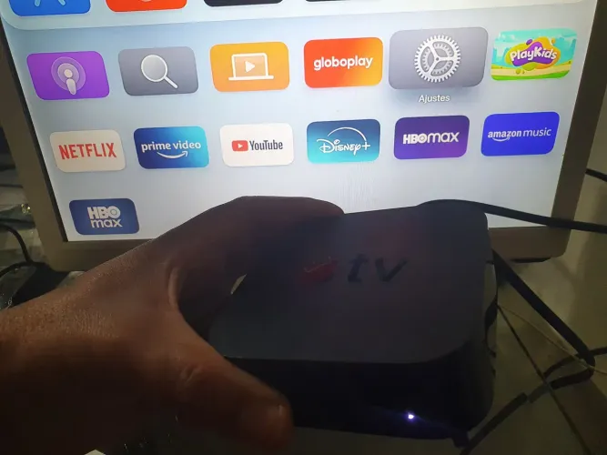 Apple TV modelo A1842 64GB controle e cabo
