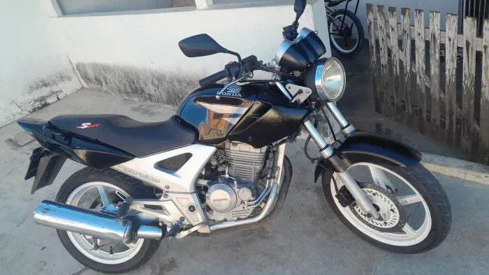 Twister 2008 vendo ou troco em cg150 aceito proposta