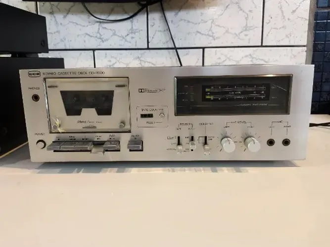 Tape deck CCE CD-7000 FUNCIONA PARCIAL (NO ESTADO )