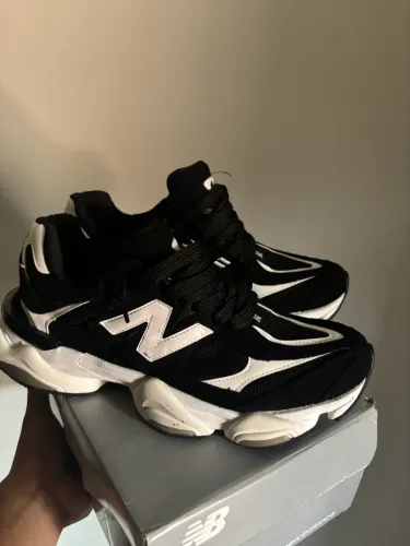 New Balance 9060 - Importado