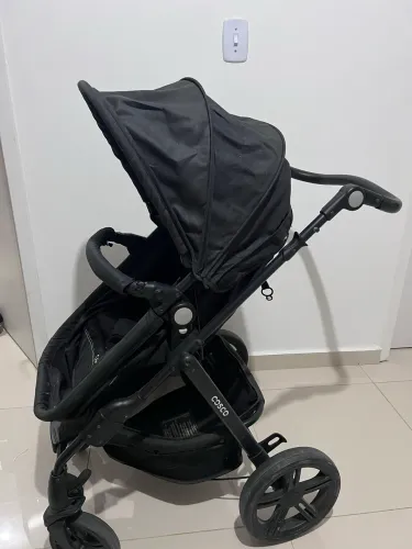 Vendo carrinho de bebê Moisés e bebê conforto estado de novo