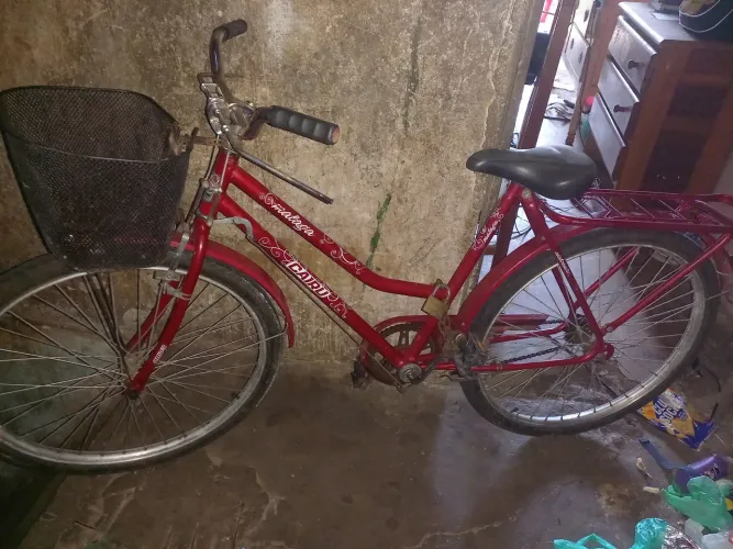 Vendo uma bicicleta 