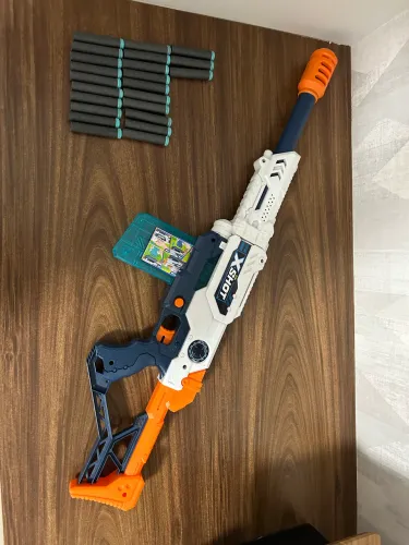 Lançador de dardos ZURU XSHOT Max Attack