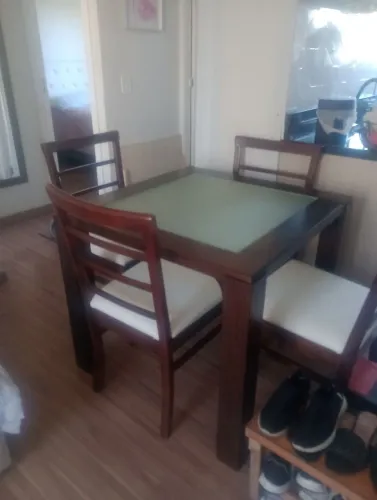Mesa de Jantar Madeira + 4 Cadeiras Estofadas | Compacta c/ Vidro | Impecável