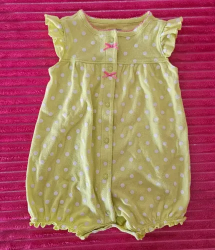 Kit com 3 rompers Carter's - 3 a 6 meses