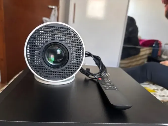 Projetor Portátil HY300