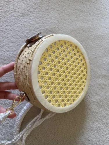 Bolsa de palha, estado nova, perfeito acabamento linda e delicada