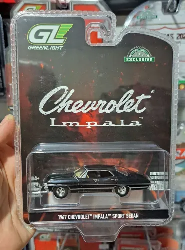 1:64 Miniatura 1967 Chevrolet Impala Sport Sedan Preto Greenlight 8 Cm Novo e Lacrado