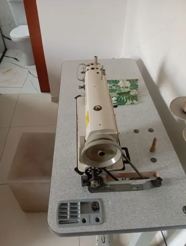 Vendo Máquina de Costura ? Reta industrial.