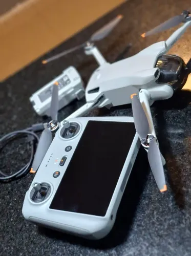 Mini 3 com RC com tela OPORTUNIDADE! semi novo