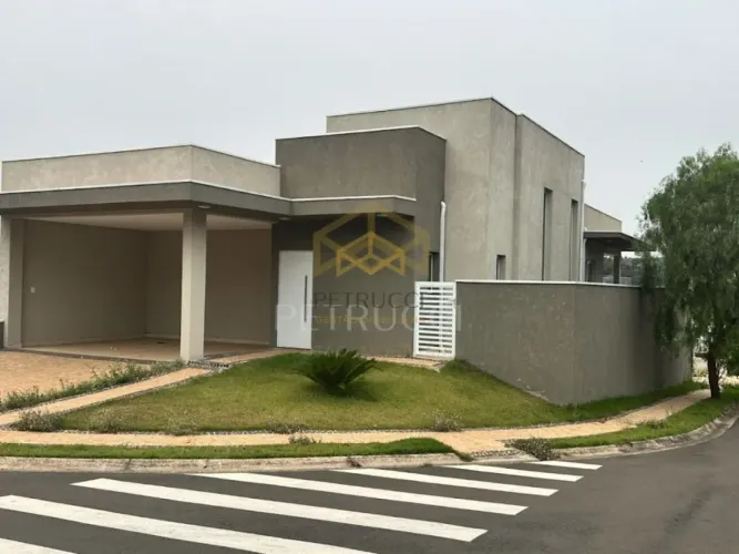 CASA DE ESQUINA COM PISCINA À VENDA EM VALINHOS/SP ESTUDA PERMUTA