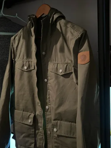 Jaqueta Fjallraven Greenland Green