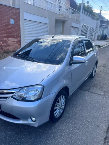 Toyota Etios XLS Sedan 1.5 Flex 16V 4P Mec. 2014