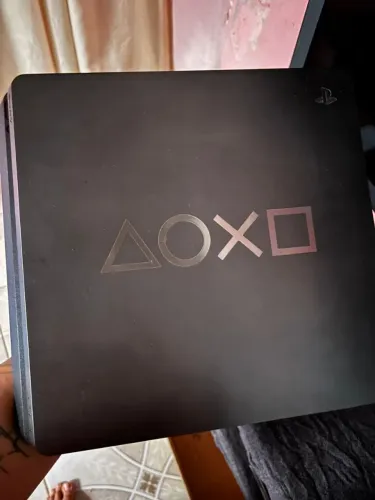PS4 Slim 1TB Edição Especial Days Of Play Cinza 