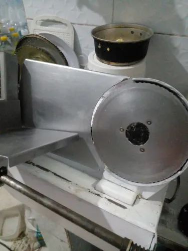 Maquina fatiadora de queijo