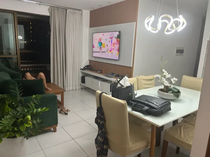 Painel Ripado + Rack Suspenso em Laca Branca