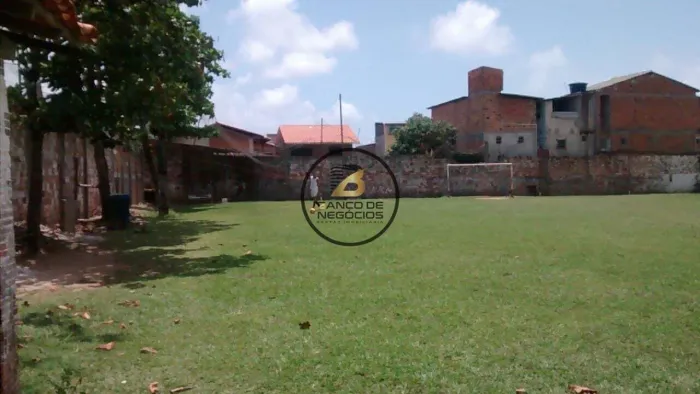 Terreno em podendo ser dividido parcialmente