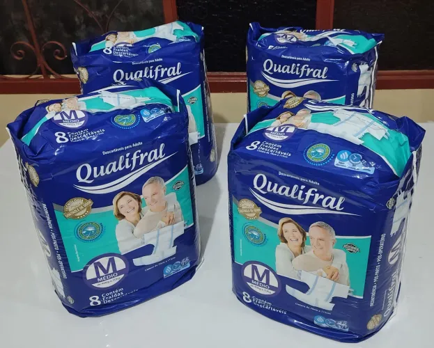 Fralda Geriátrica Descartável Qualifral Comfort, Tamanho 8, Pacote com 8 unidades.