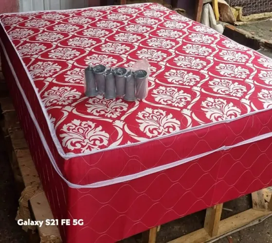 Vendo cama box casal padrão de espuma D45 cama nova bem confortável macia no plástico