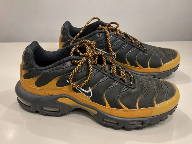 Nike Air Max Plus TN Original Preto/Dourado Nº 40