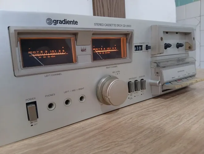 Cassete deck Gradiente CD -2800 stereo.