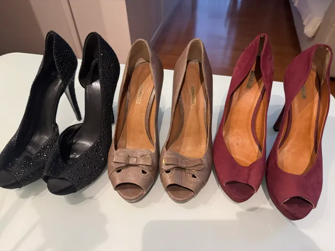 Sapatos altos lindos