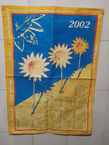 Pano de Prato Calendário do ano de 2002.