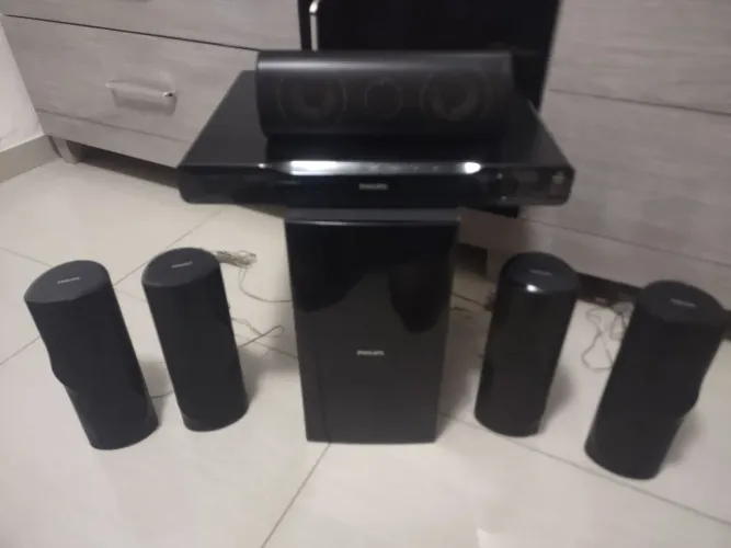 Home theater Philips 5 caixas mais sub .