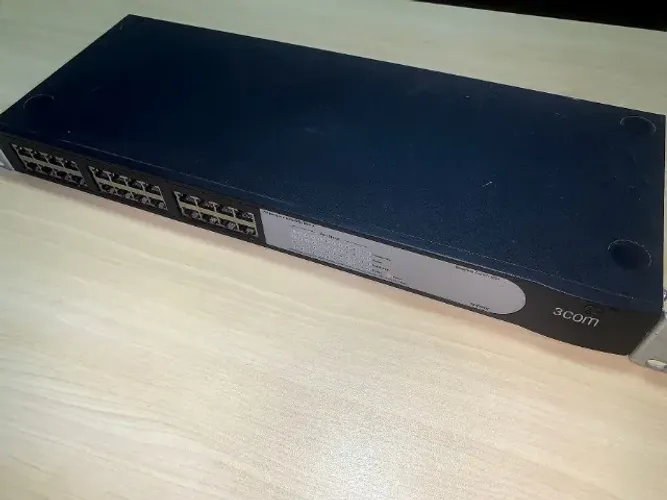 Switch 3Com Baseline 2024 24 Portas 10/100 Rack 19 pol - 3C16471B