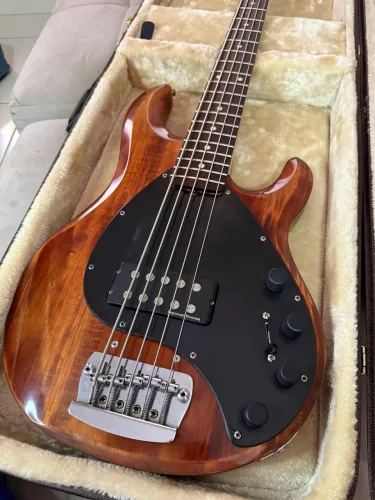 Vendo baixo 5 cordas SUB STERLING captação e circuito Seymour Duncan