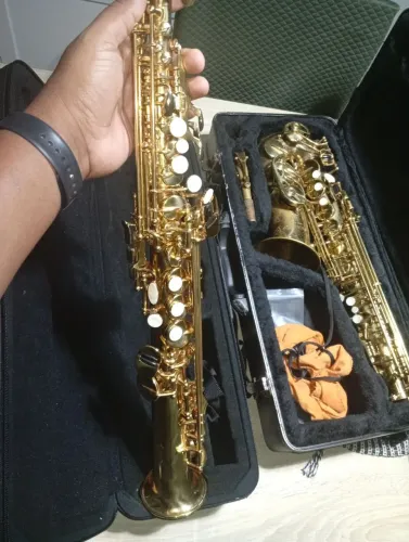 1 sax soprano e 1 sax alto
