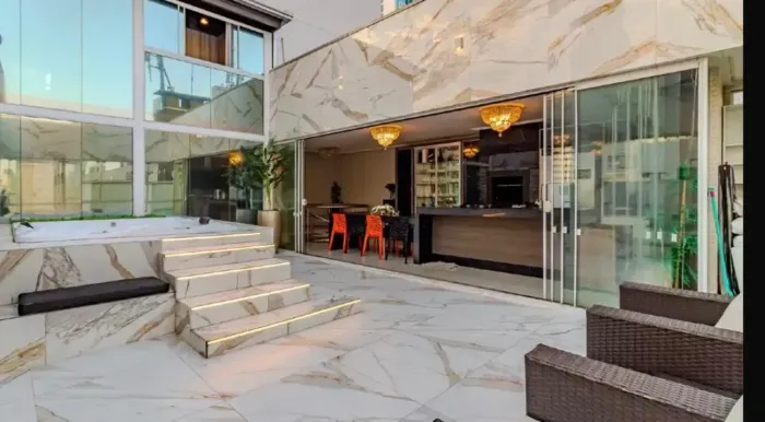 Cobertura Triplex Excepcional em Balneário Camboriú  460 m² de Luxo Absoluto!
