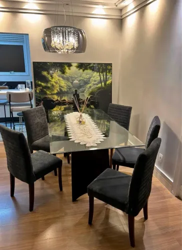 Kit mesa, 6 cadeiras e lustre