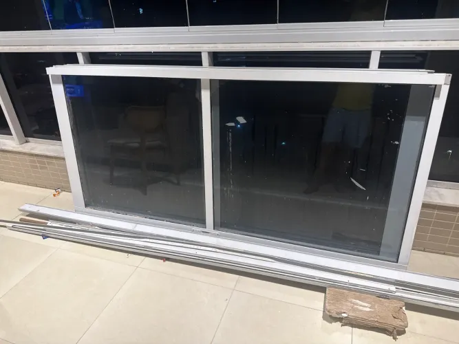 Portas em alumínio grande