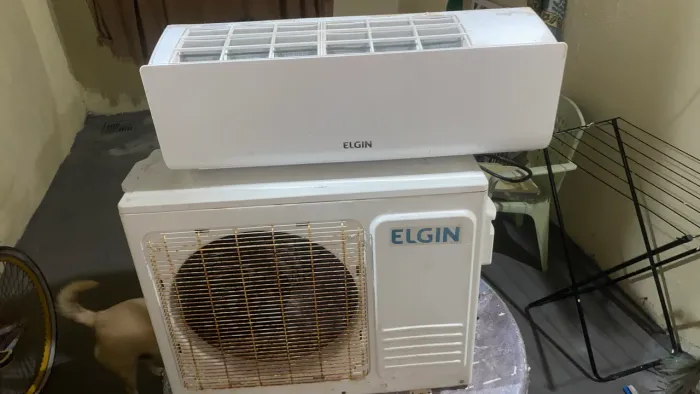 Ar-condicionado Elgin 9.000 Btus pra fechar negócio