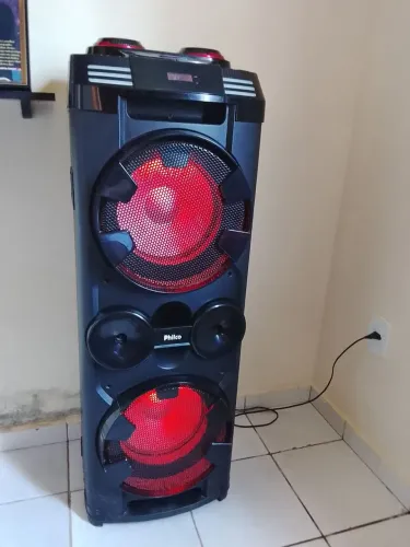 Vende-se caixa de som Modelo Philco Está Nova sem nenhum defeito Com 2000W De saída 