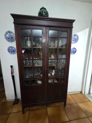 Vendo Antiguidades ( Moveis )