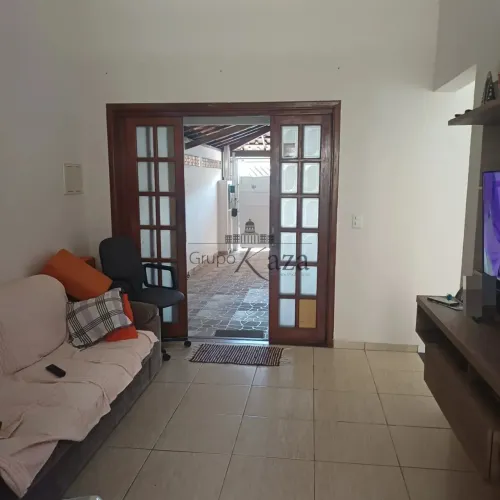 Oportunidade - Casa Comercial e Residencial - Parque dos Príncipes - Jacareí - 3 Dormitóri