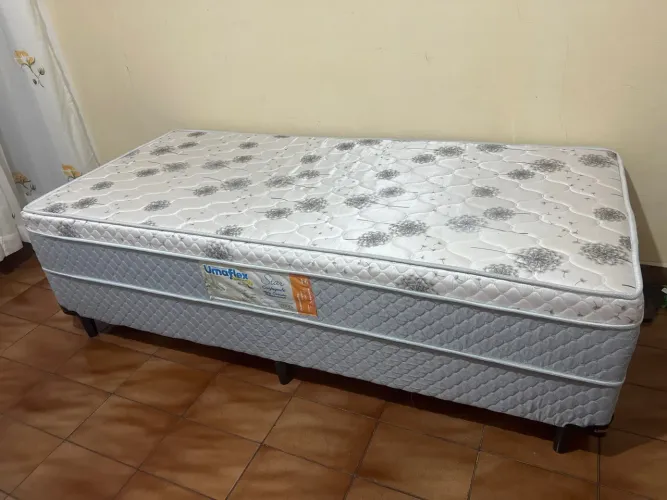 Cama solteiro/ Box integrado