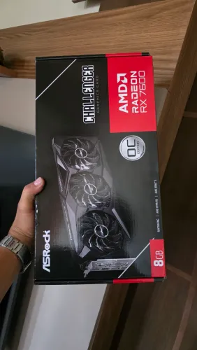 Placa de Vídeo ASRock Radeon RX 7600 8GB Challenger OC GDDR6