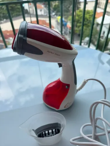 Ferro a vapor portátil BLACK+DECKER - 127V