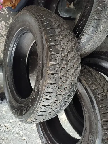 Pneus Bridgestone 245/65-R 17